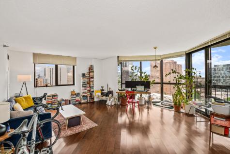 33 West Delaware Place Chicago IL 60610