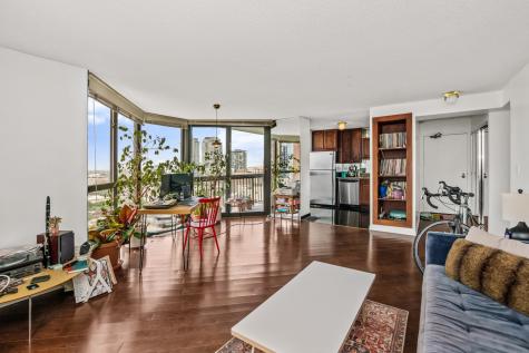 33 West Delaware Place Chicago IL 60610