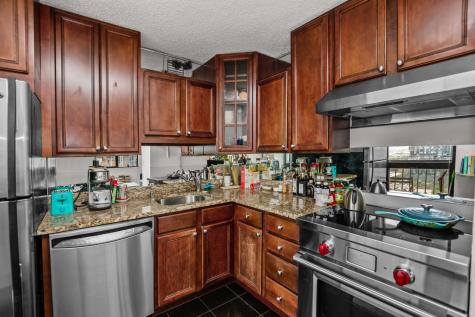33 West Delaware Place Chicago IL 60610