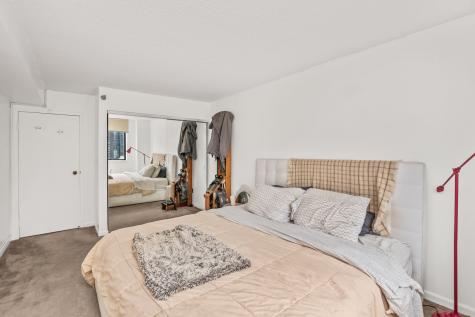 33 West Delaware Place Chicago IL 60610