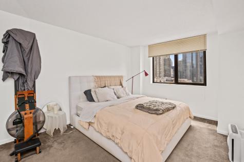 33 West Delaware Place Chicago IL 60610