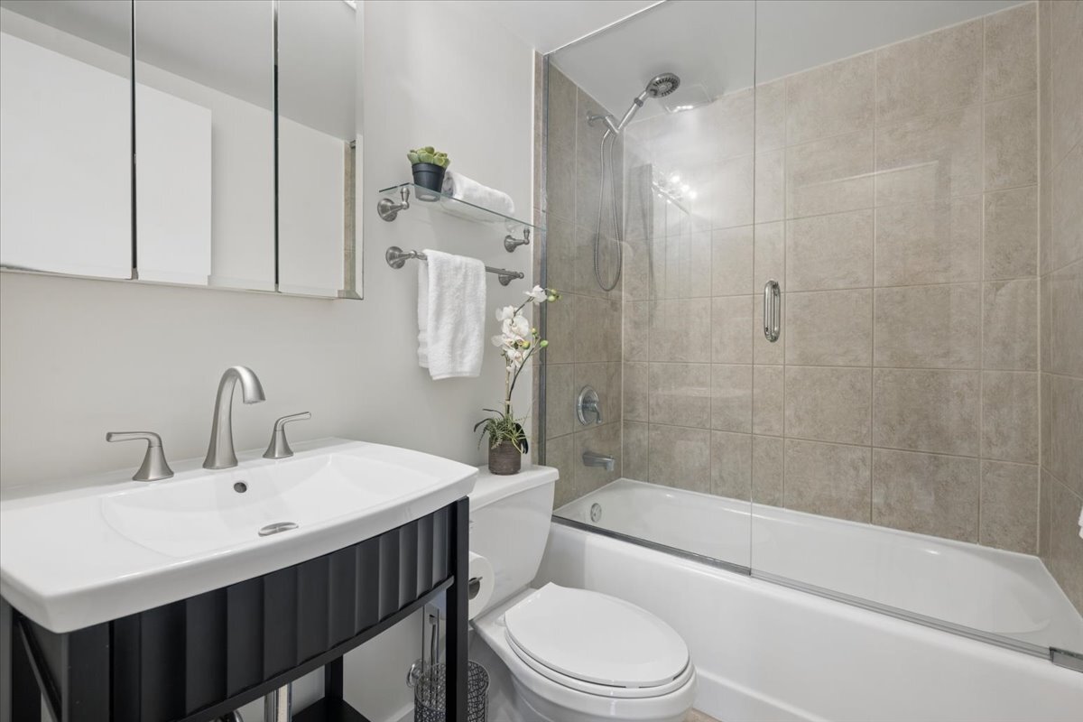 3150 North Sheffield Avenue Chicago IL 60657