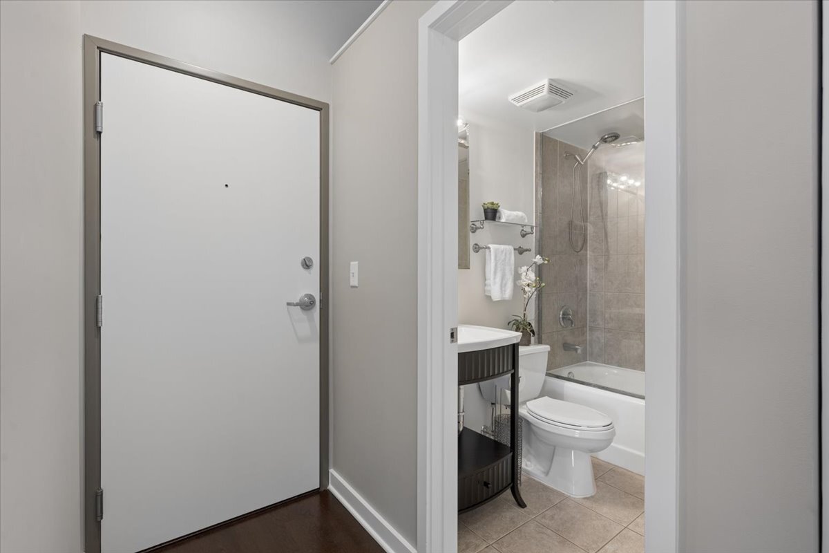 3150 North Sheffield Avenue Chicago IL 60657