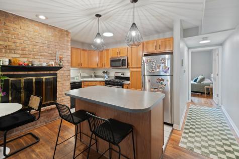 801 West Oakdale Avenue Chicago IL 60657