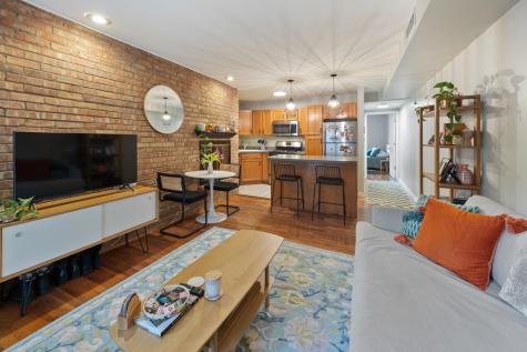 801 West Oakdale Avenue Chicago IL 60657