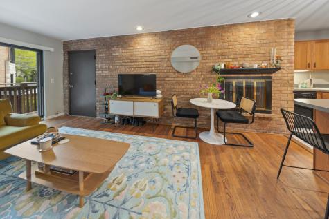 801 West Oakdale Avenue Chicago IL 60657