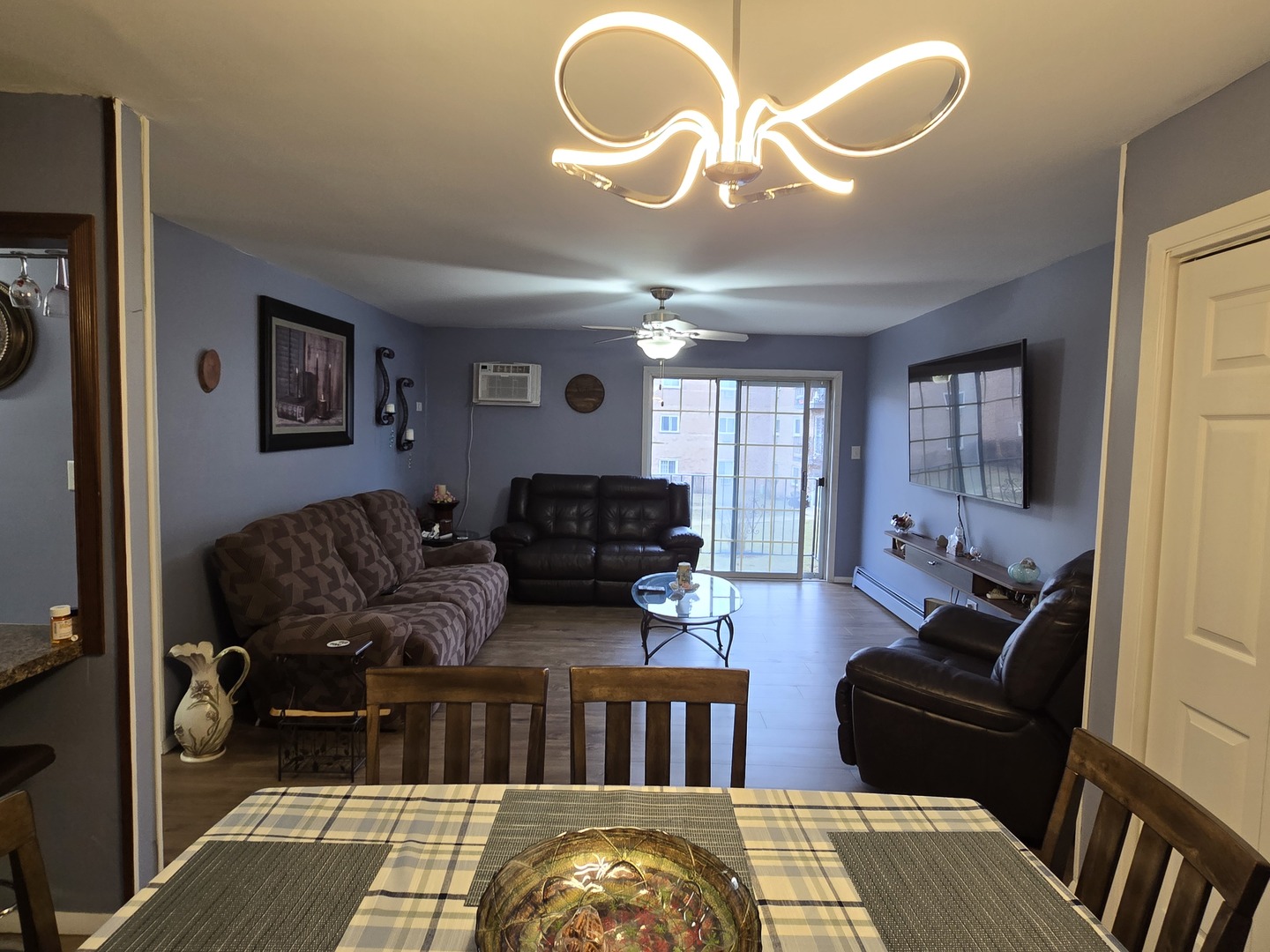 161 West Elk Trail W Carol Stream IL 60188