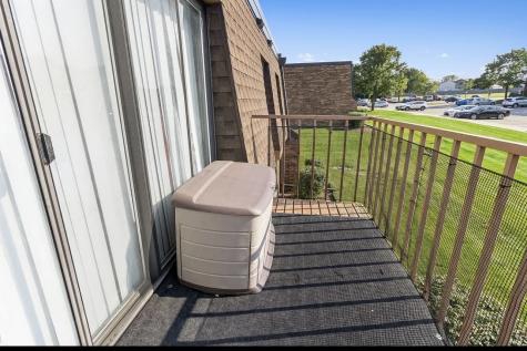 711 Tipperary Court W Schaumburg IL 60193