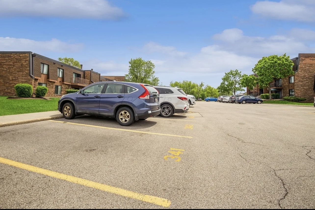 711 Tipperary Court W Schaumburg IL 60193