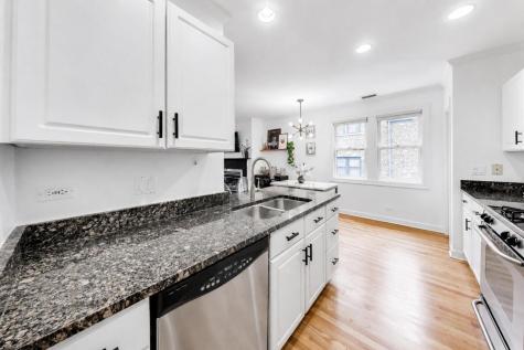 3051 North Clifton Avenue Chicago IL 60657