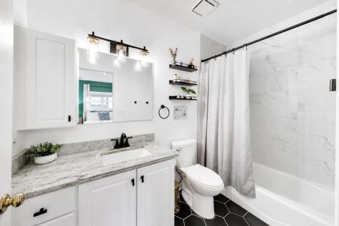 3051 North Clifton Avenue Chicago IL 60657