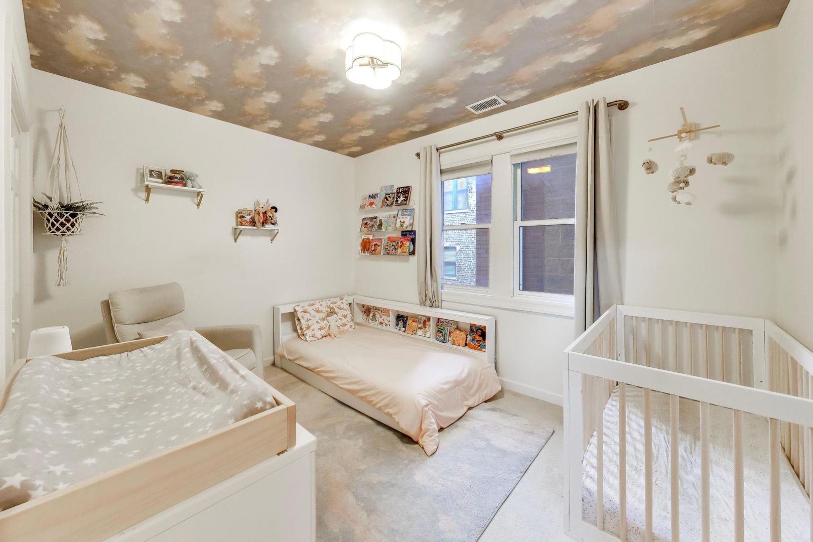 3051 North Clifton Avenue Chicago IL 60657