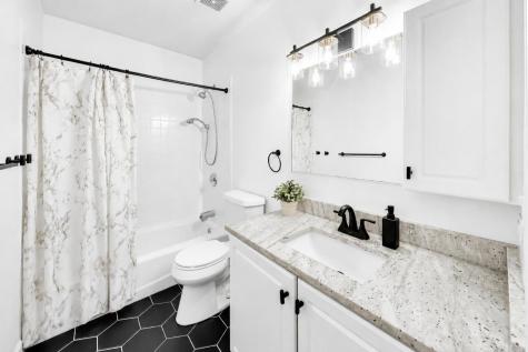 3051 North Clifton Avenue Chicago IL 60657