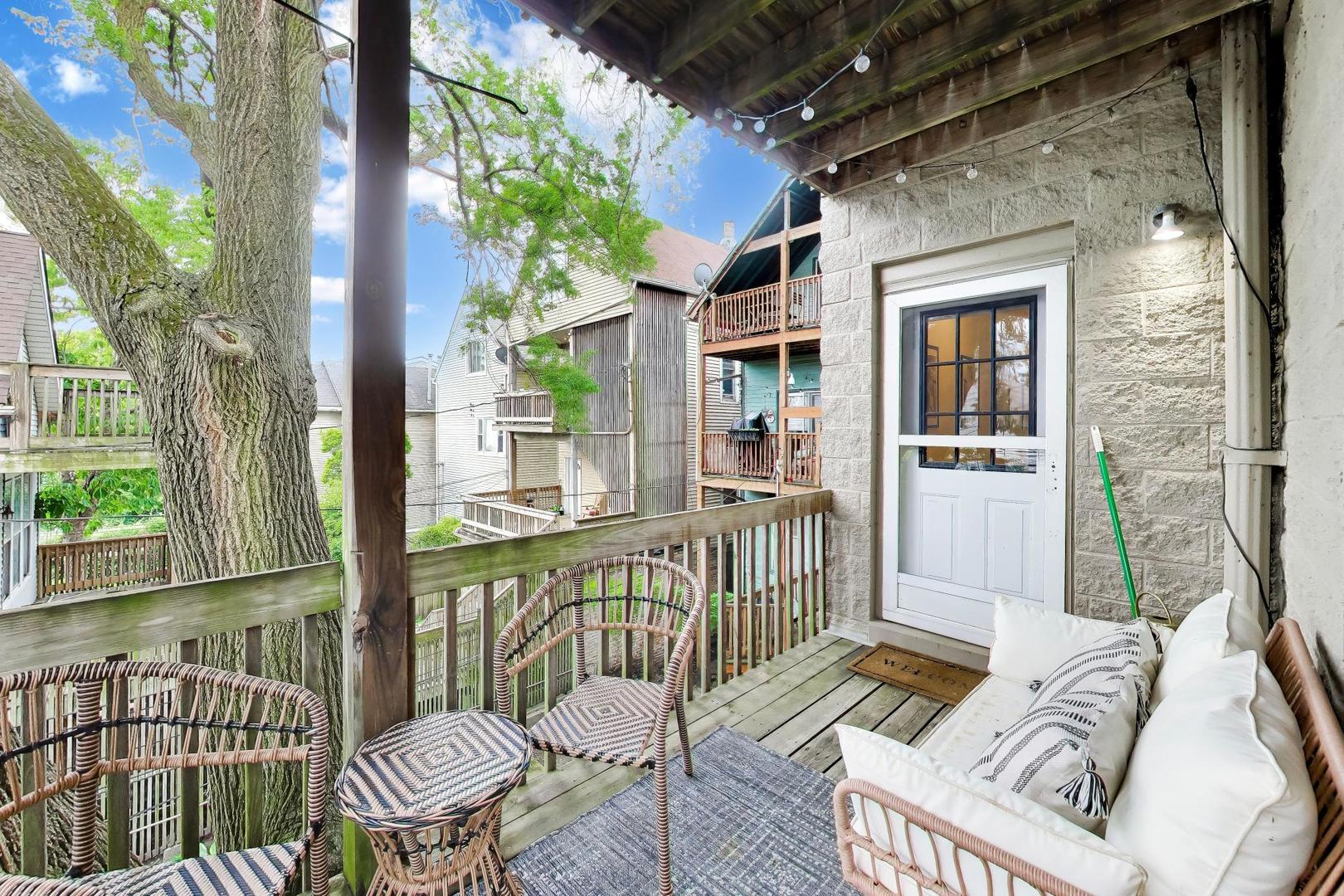 3051 North Clifton Avenue Chicago IL 60657