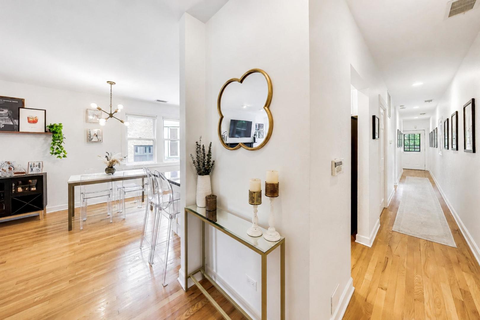 3051 North Clifton Avenue Chicago IL 60657