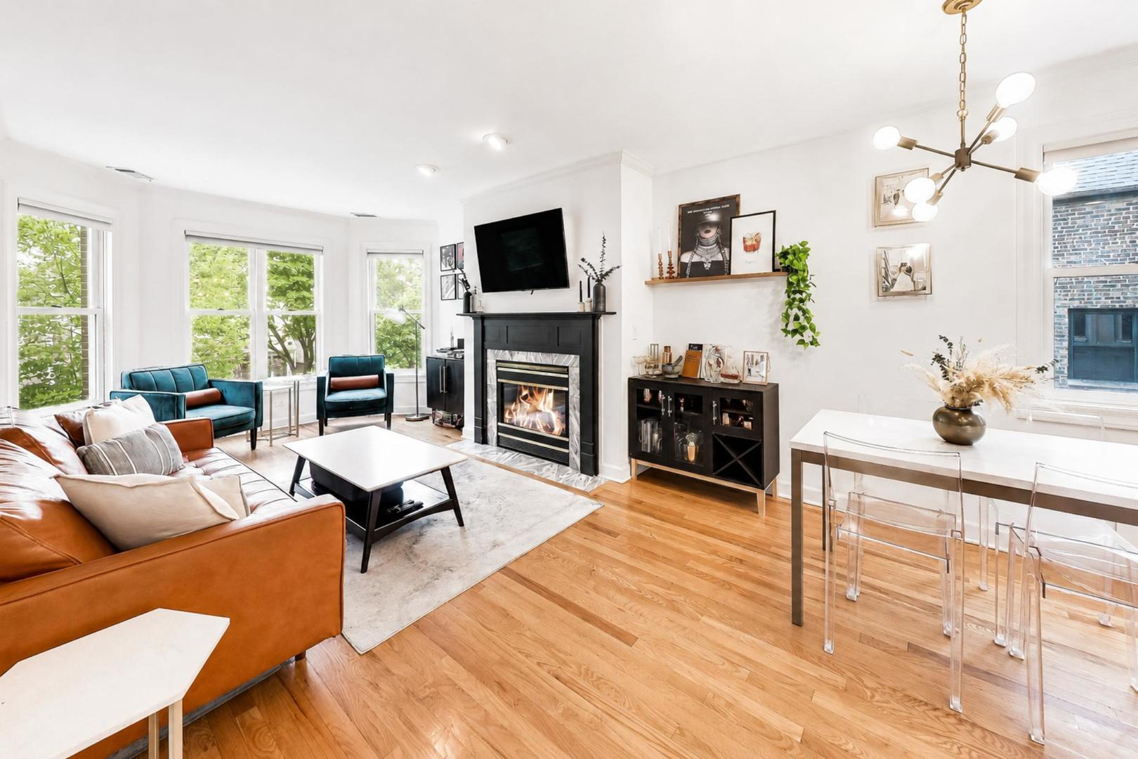 3051 North Clifton Avenue Chicago IL 60657