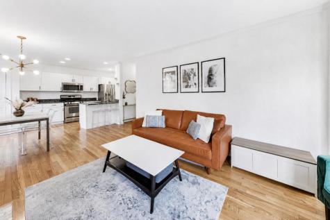3051 North Clifton Avenue Chicago IL 60657