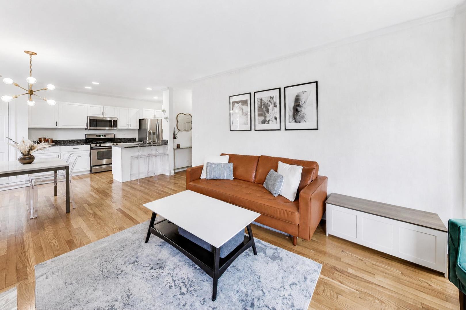 3051 North Clifton Avenue Chicago IL 60657
