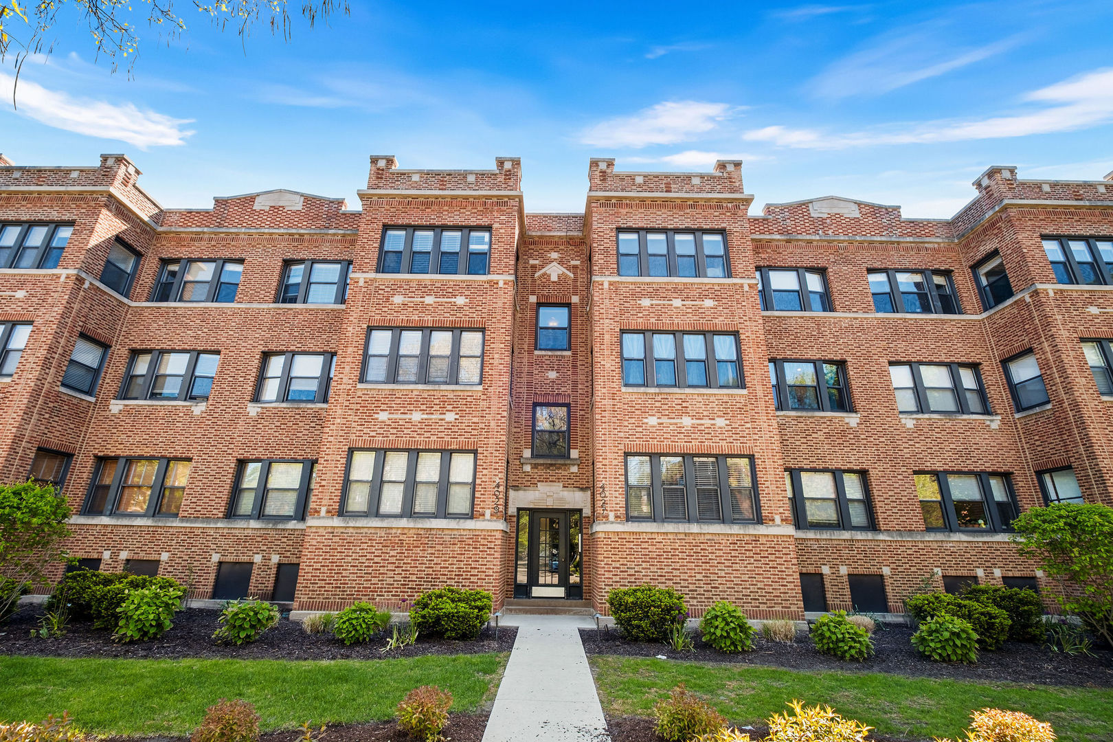 4027 North Southport Avenue Chicago IL 60613