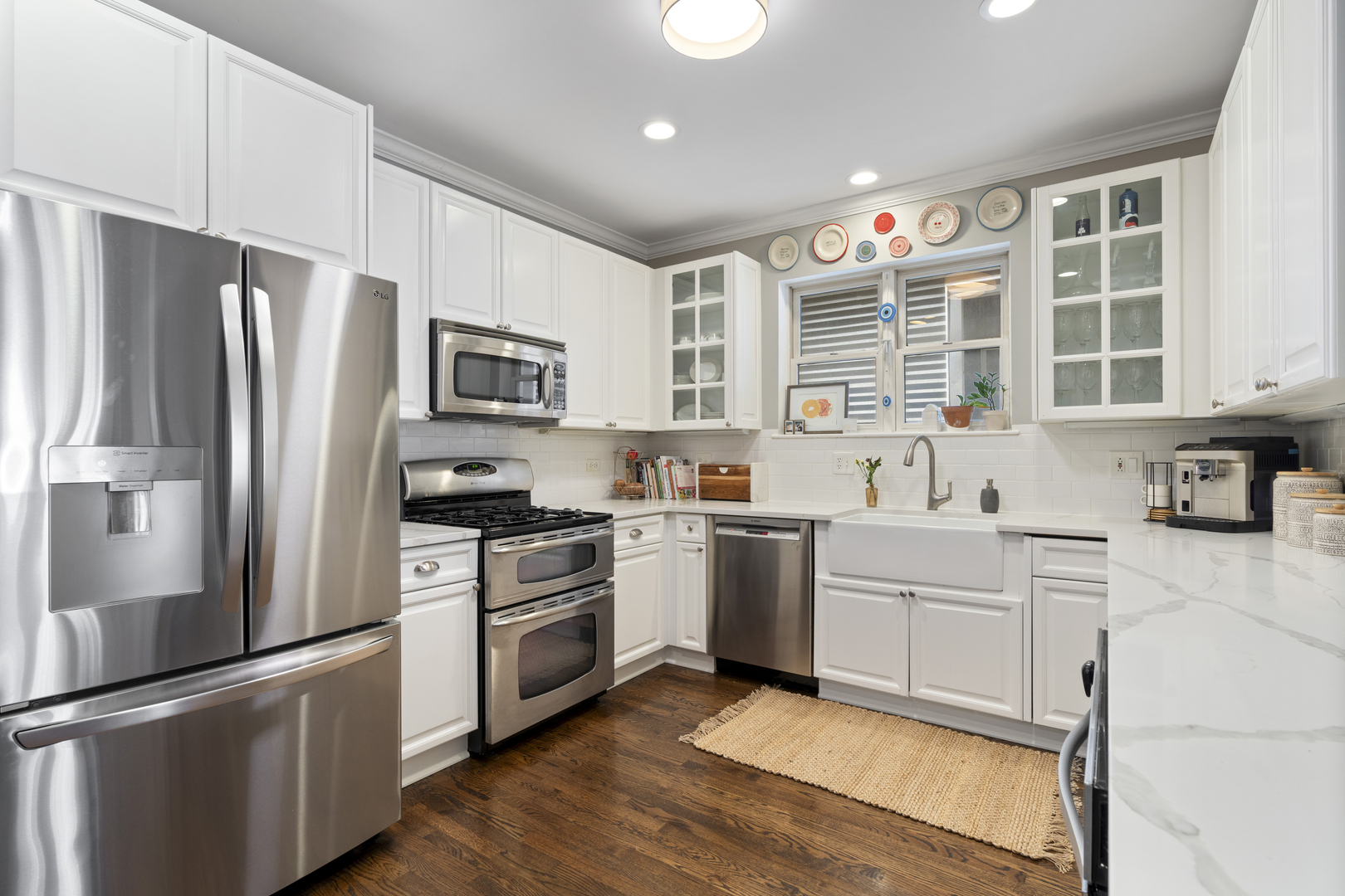 853 West Roscoe Street Chicago IL 60657