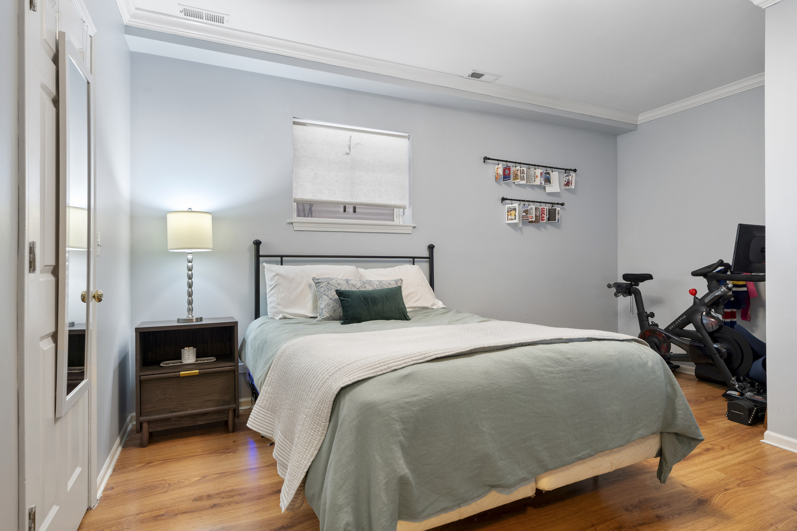 853 West Roscoe Street Chicago IL 60657