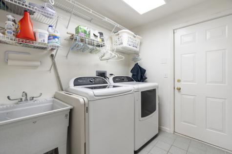 853 West Roscoe Street Chicago IL 60657