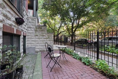 853 West Roscoe Street Chicago IL 60657
