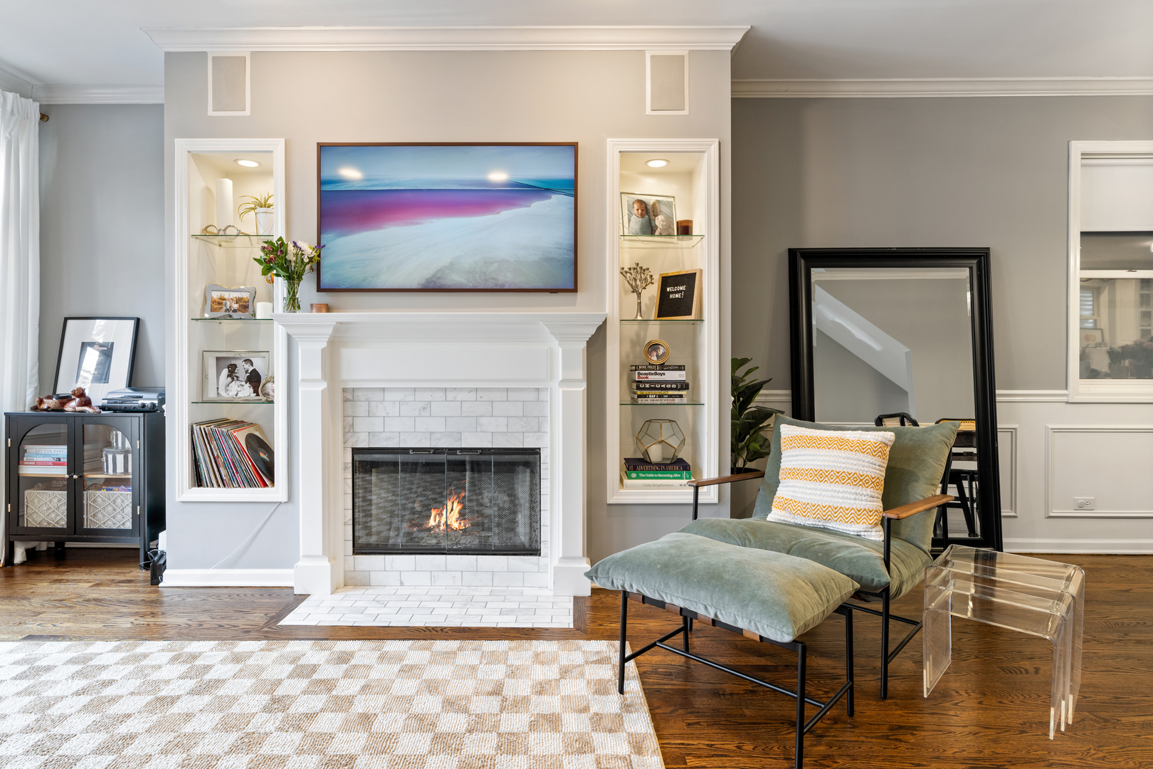 853 West Roscoe Street Chicago IL 60657