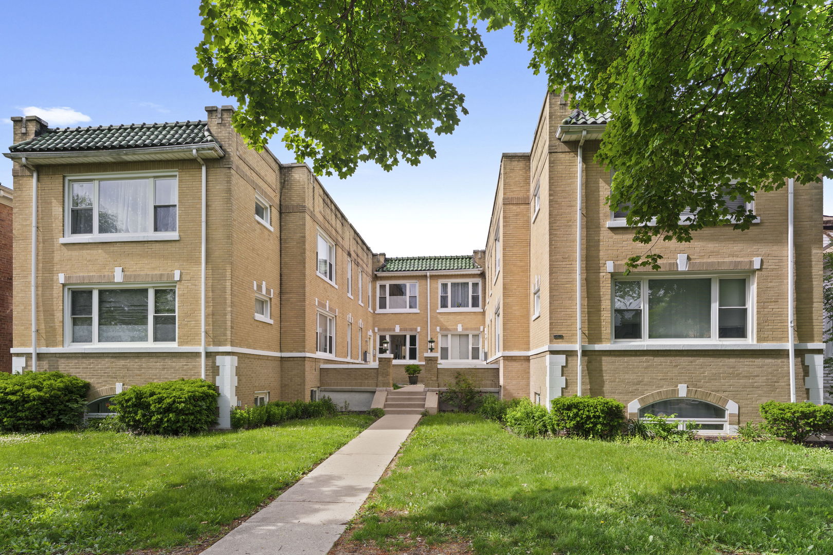 5418 West Windsor Street Chicago IL 60630