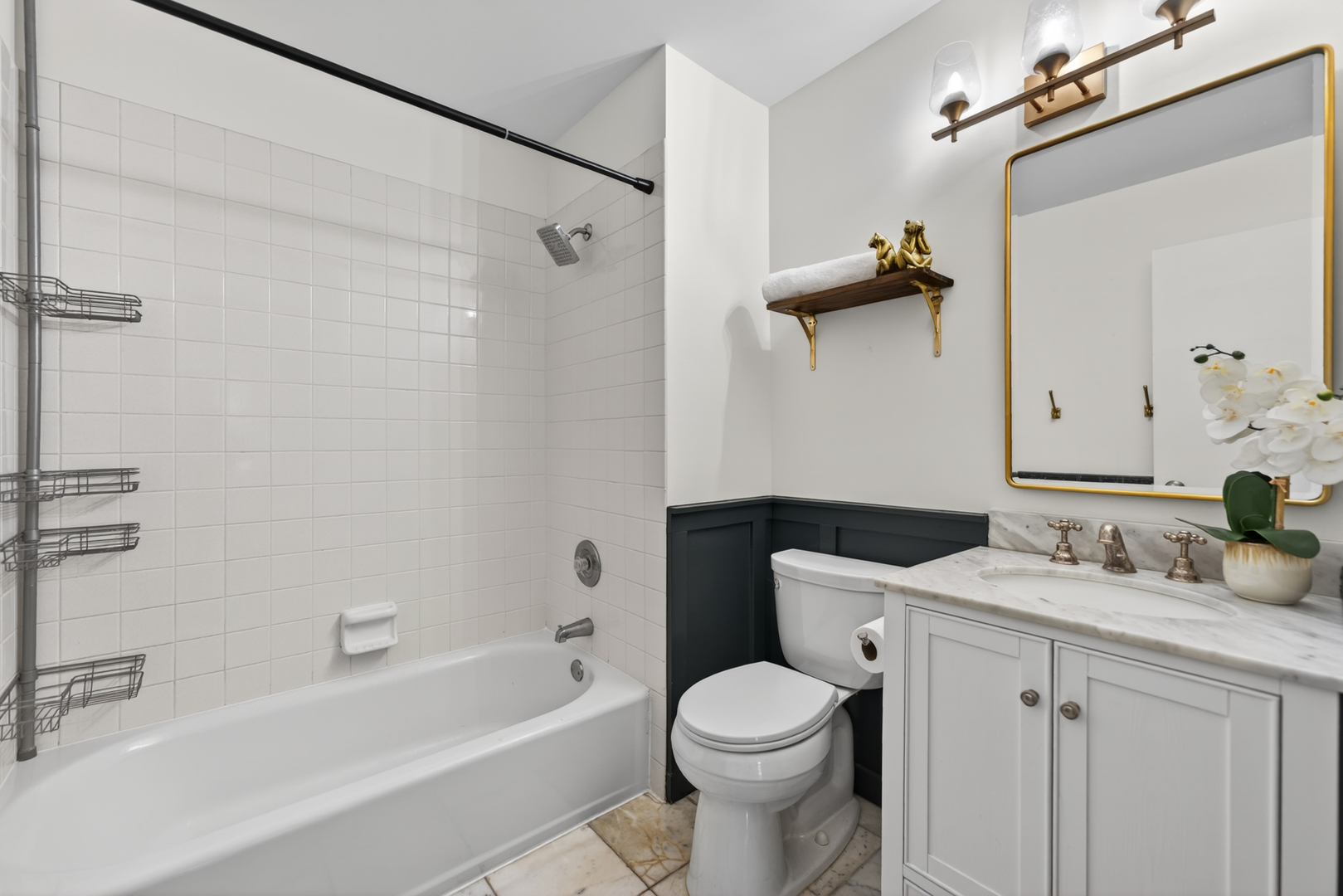 1455 West Wolfram Street Chicago IL 60657