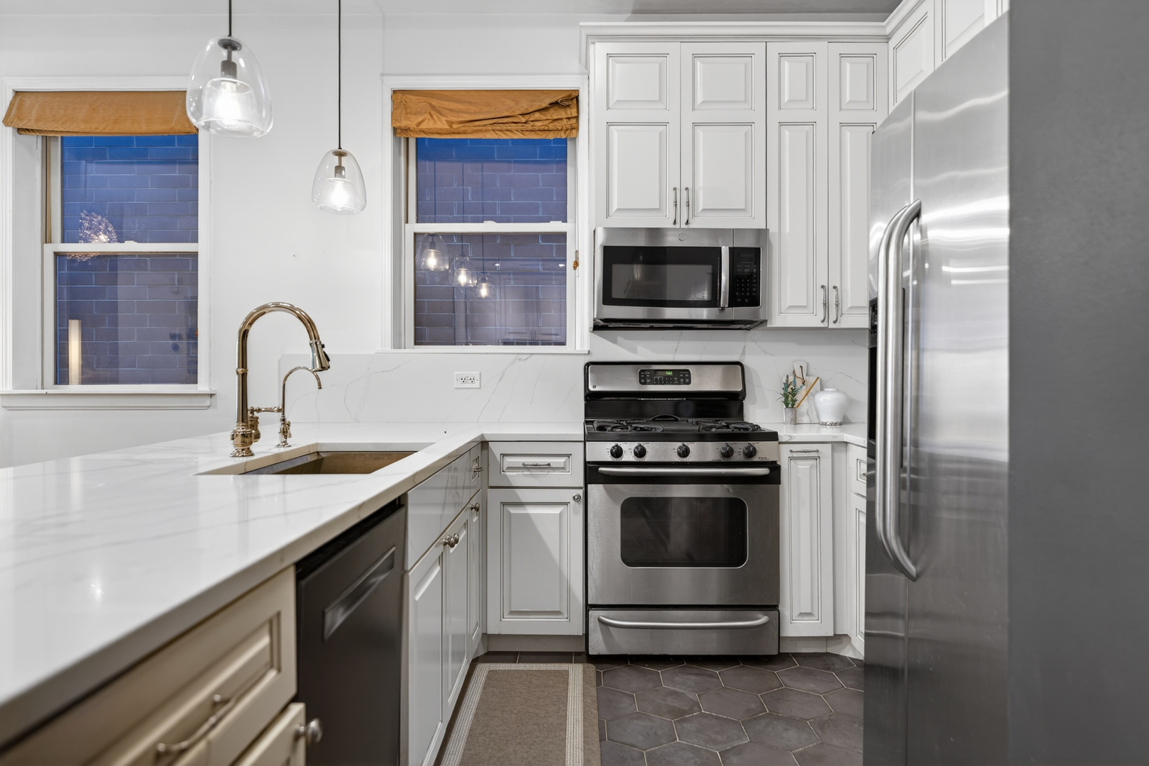 1455 West Wolfram Street Chicago IL 60657