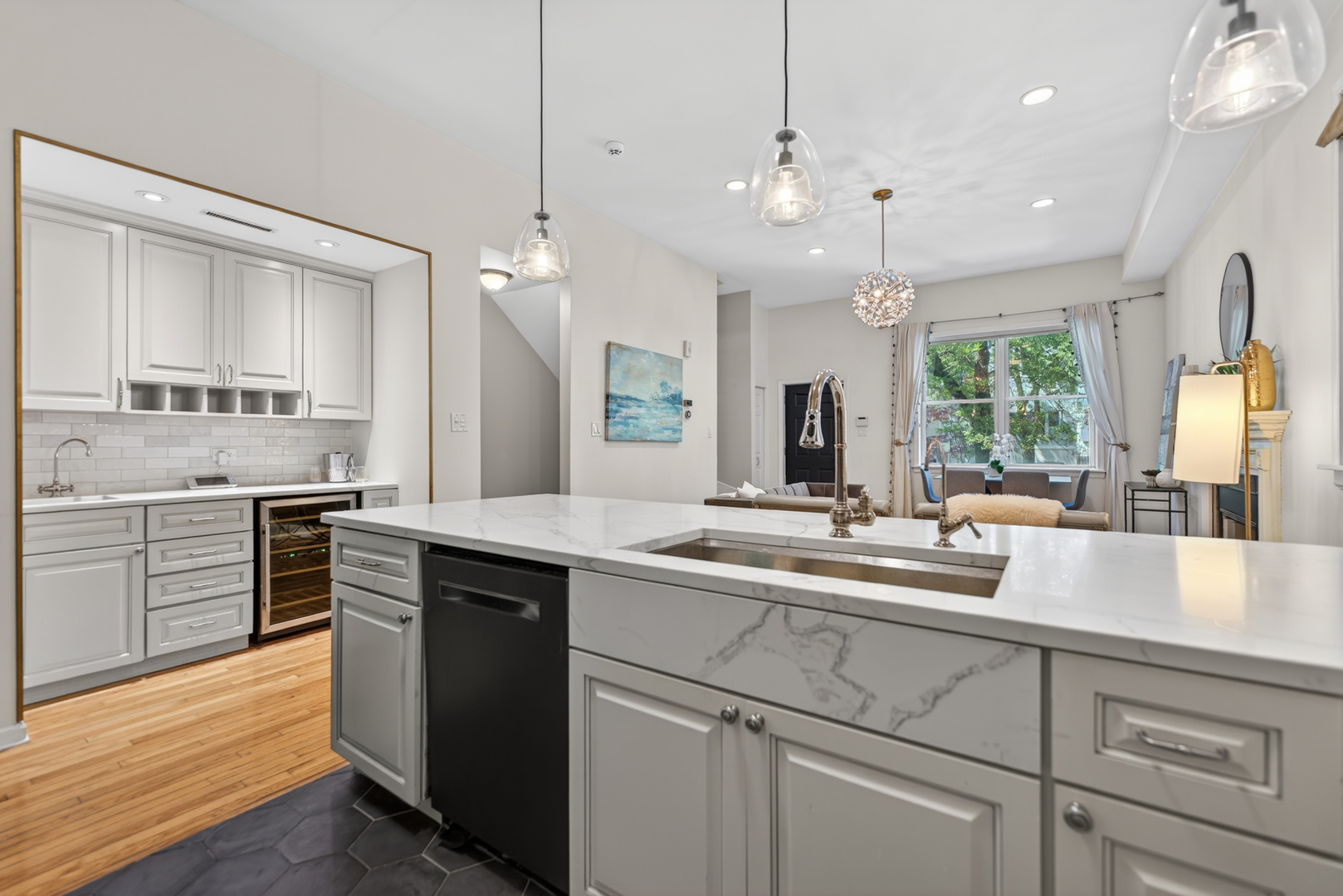 1455 West Wolfram Street Chicago IL 60657