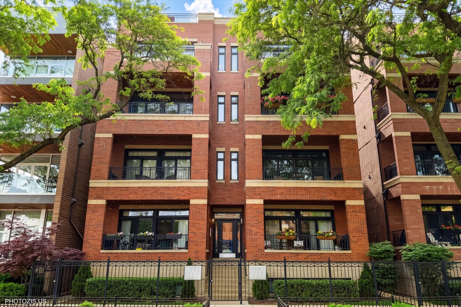 2914 North Sheffield Avenue Chicago IL 60657