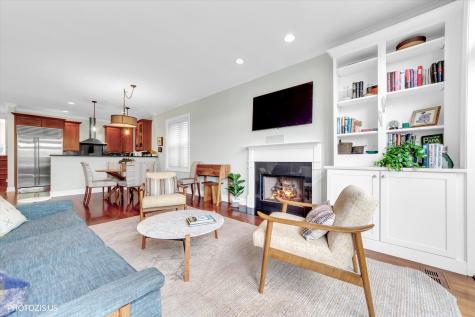 2914 North Sheffield Avenue Chicago IL 60657