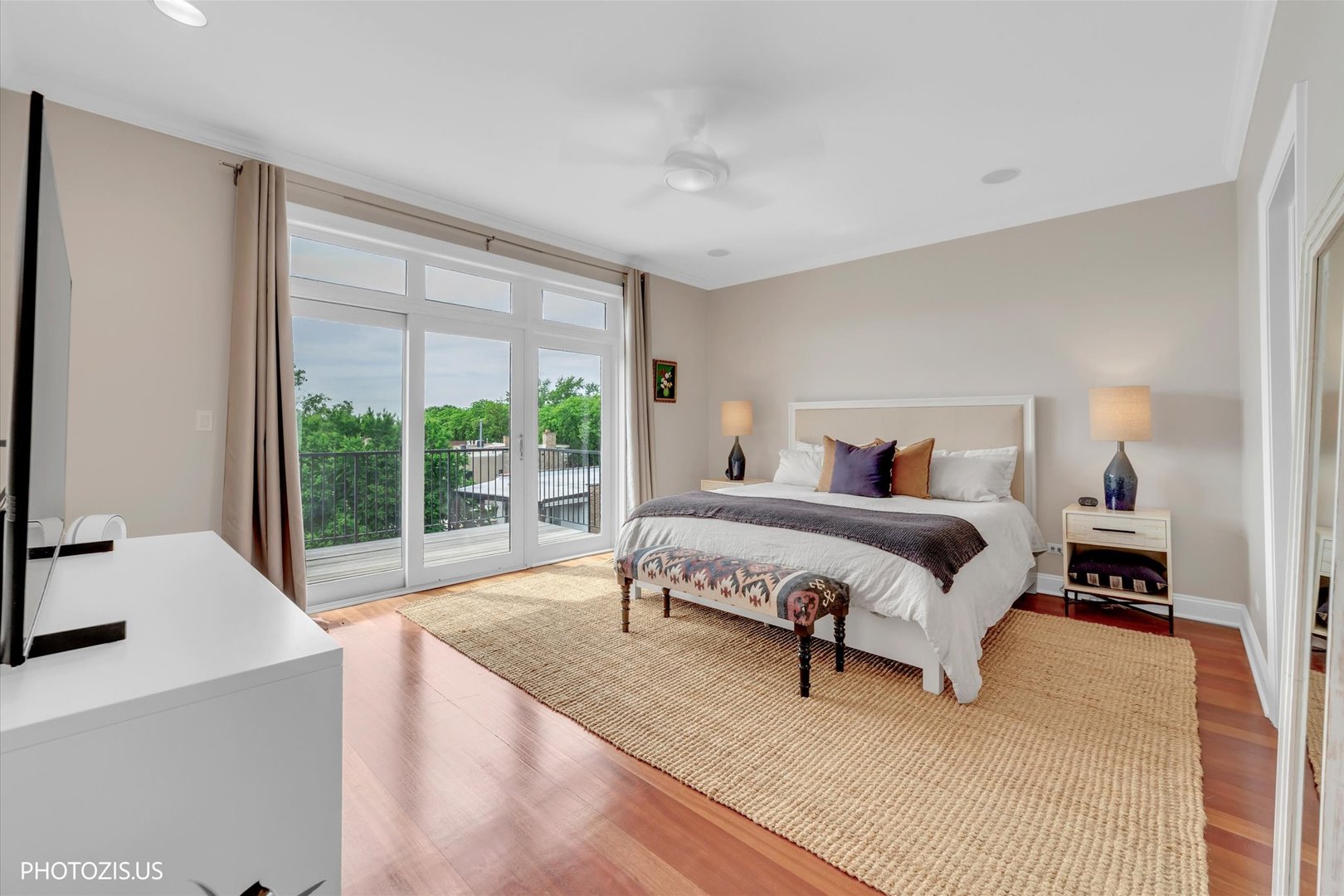 2914 North Sheffield Avenue Chicago IL 60657