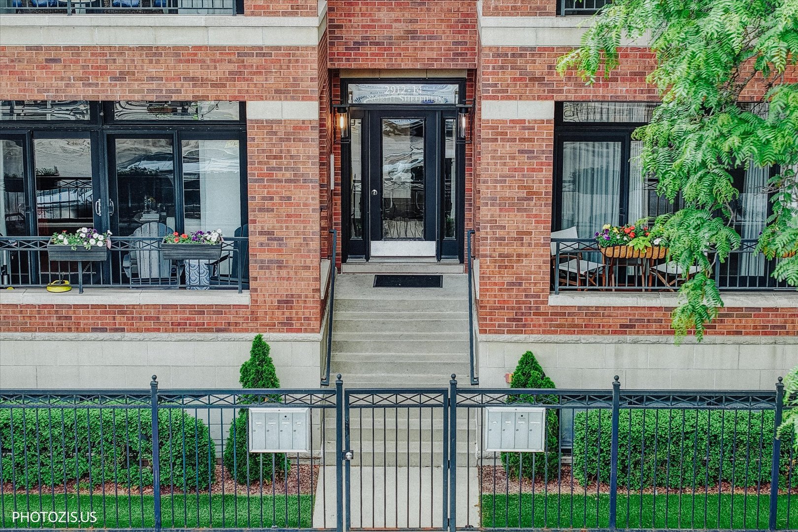 2914 North Sheffield Avenue Chicago IL 60657