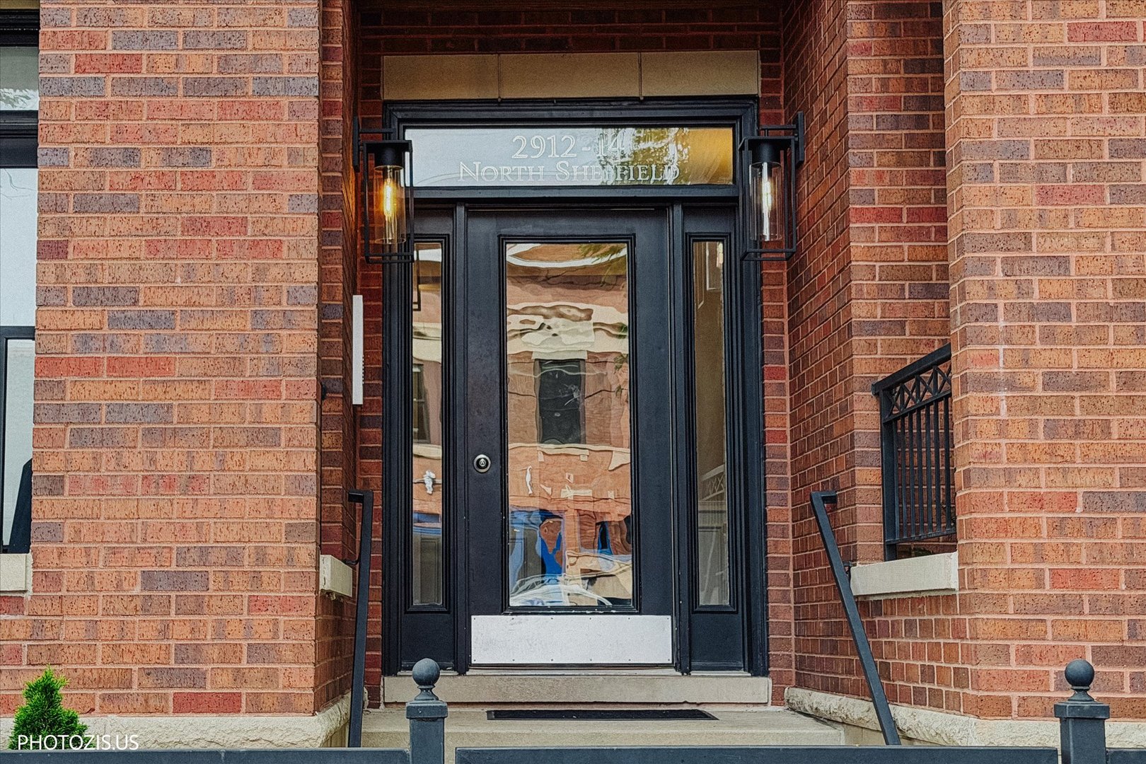 2914 North Sheffield Avenue Chicago IL 60657