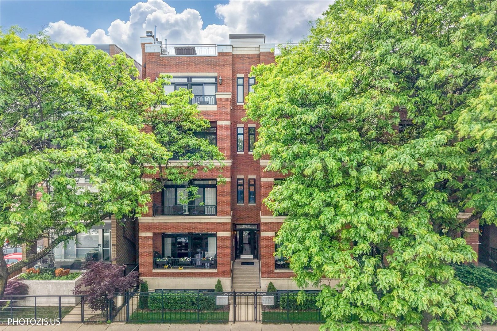 2914 North Sheffield Avenue Chicago IL 60657