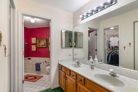 145 Willow Parkway Buffalo Grove IL 60089
