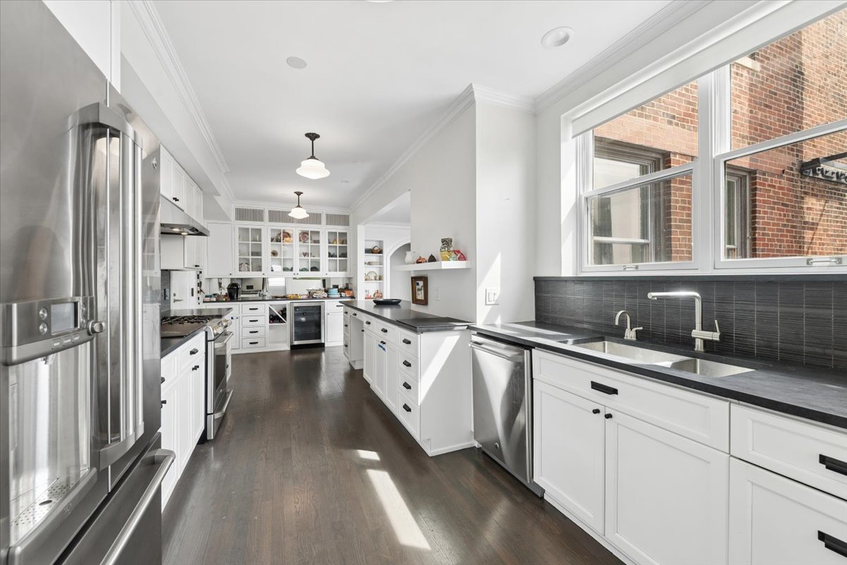 2440 North Lakeview Avenue Chicago IL 60614
