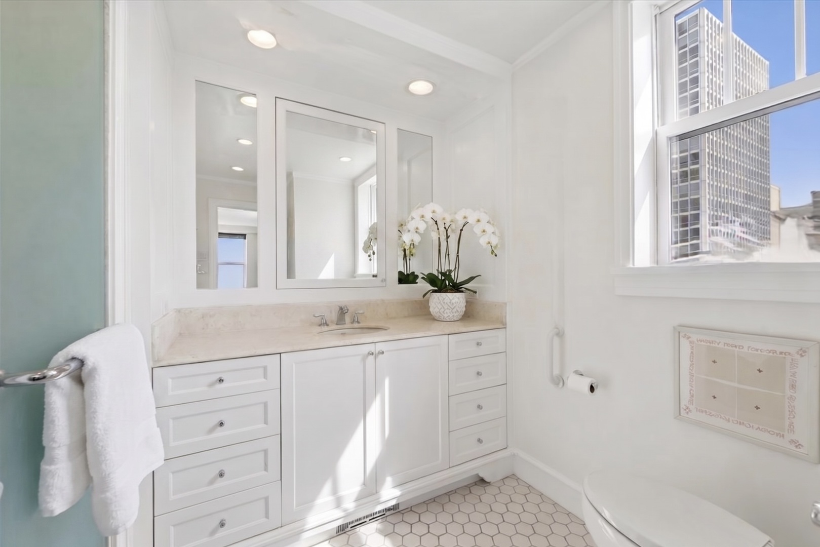 2440 North Lakeview Avenue Chicago IL 60614