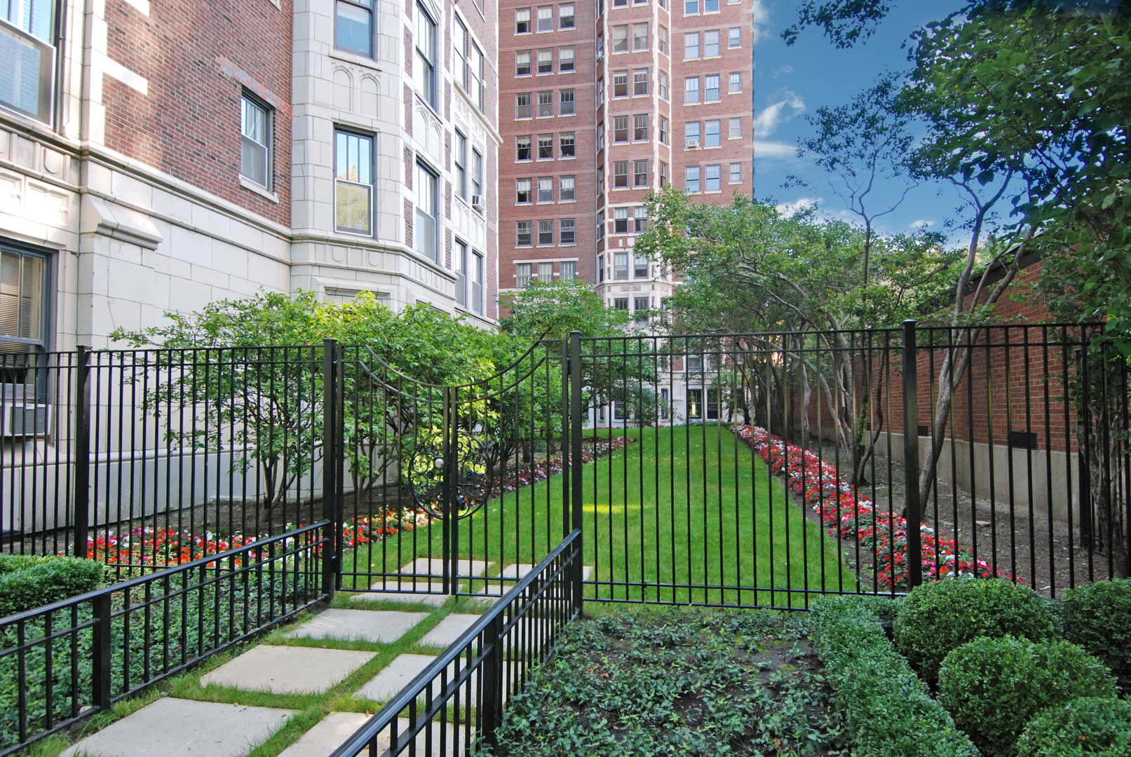2440 North Lakeview Avenue Chicago IL 60614