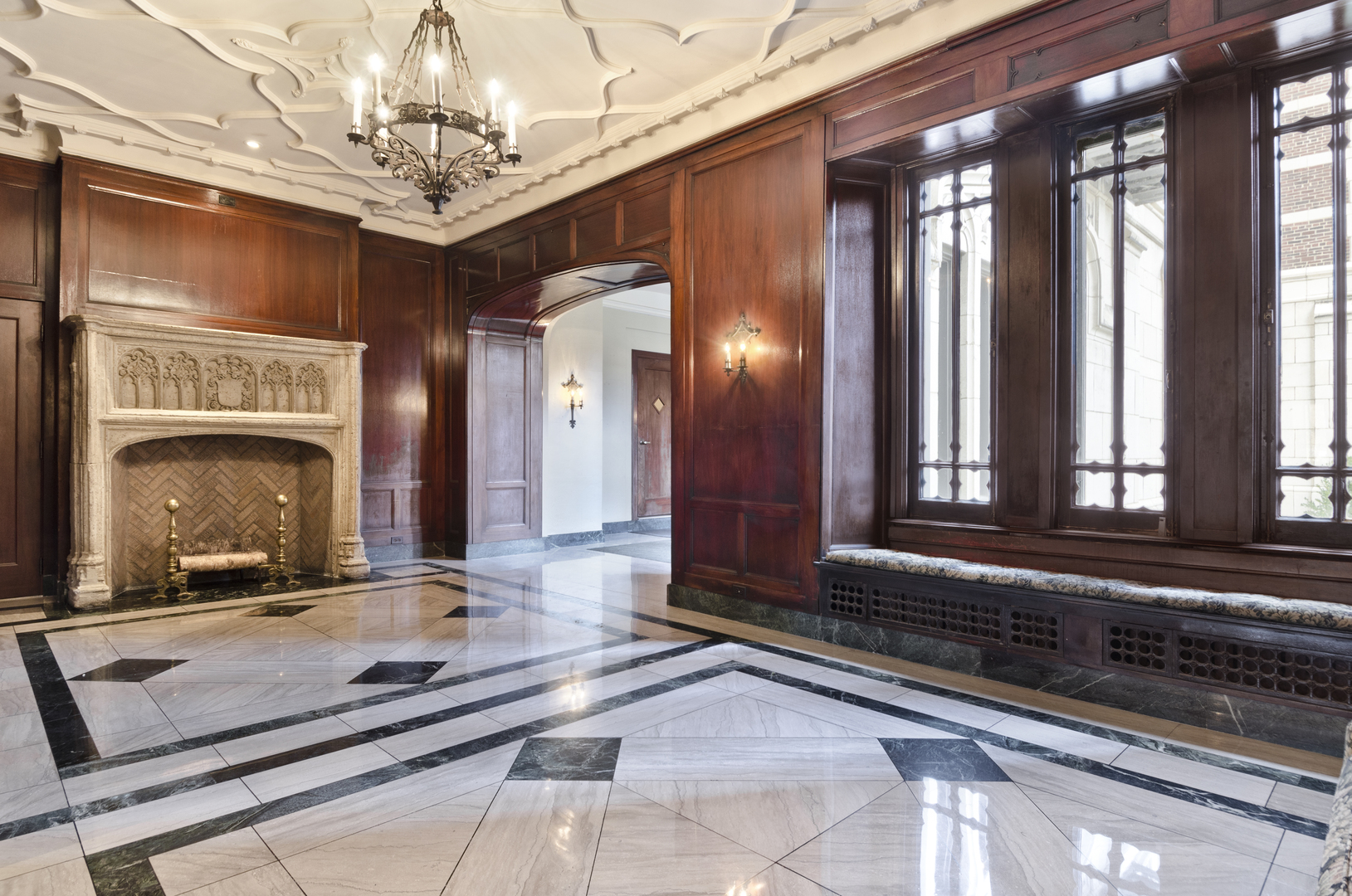 2440 North Lakeview Avenue Chicago IL 60614