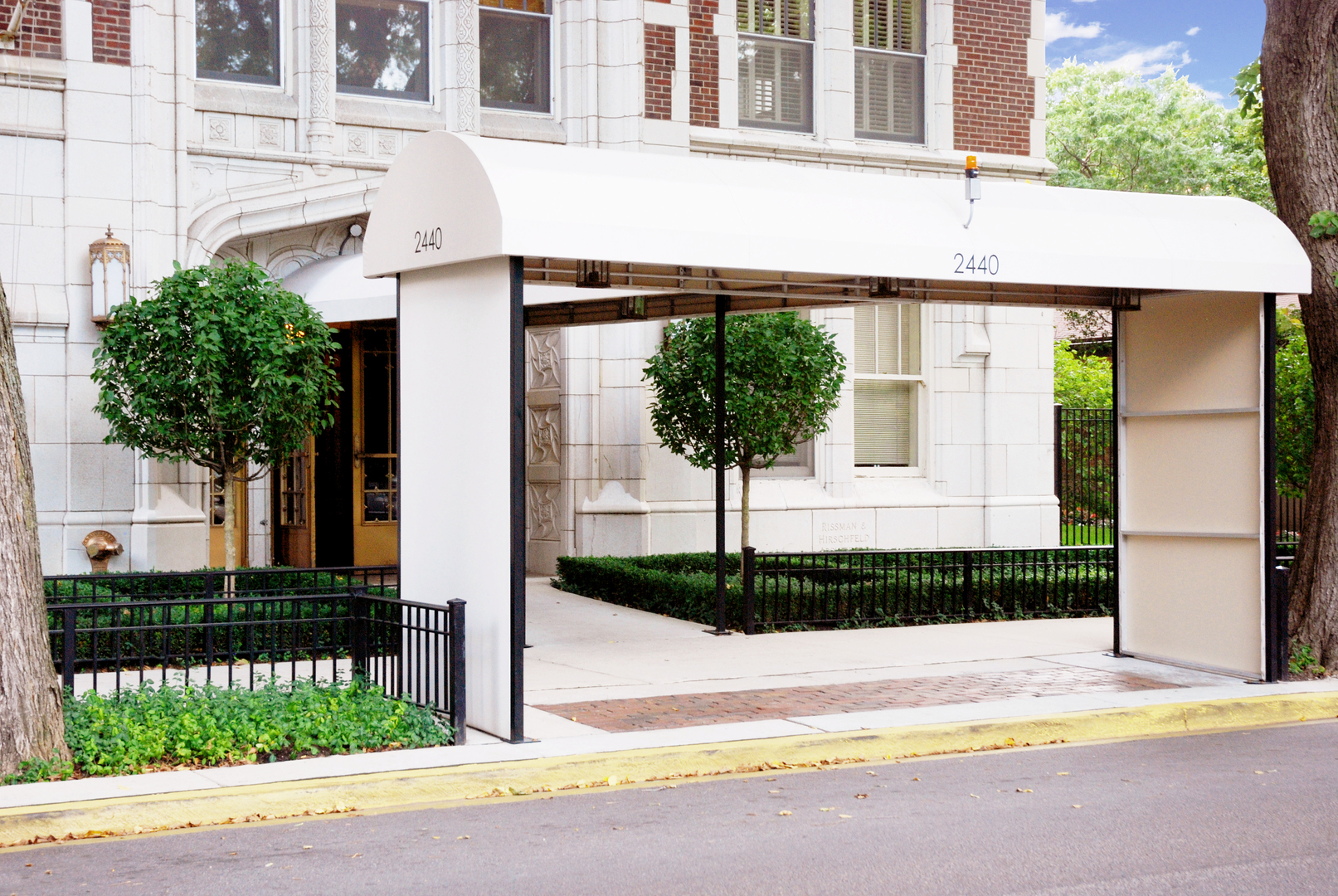 2440 North Lakeview Avenue Chicago IL 60614