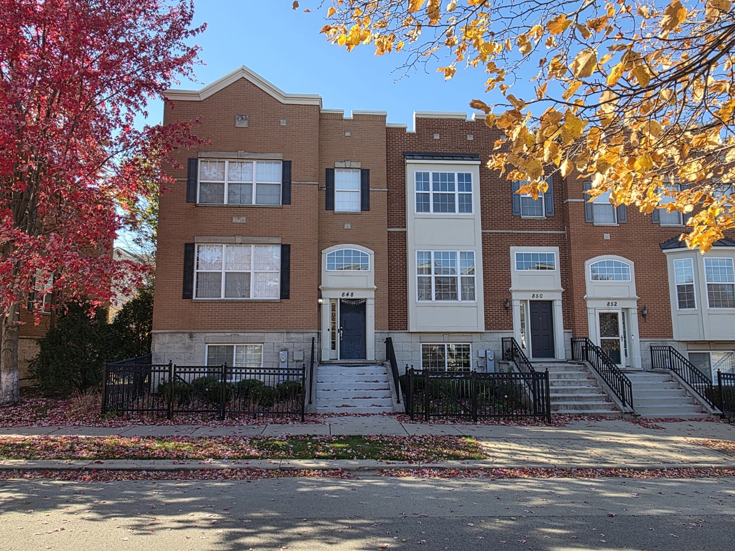 848 Station Boulevard Aurora IL 60504