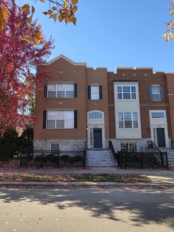 848 Station Boulevard Aurora IL 60504