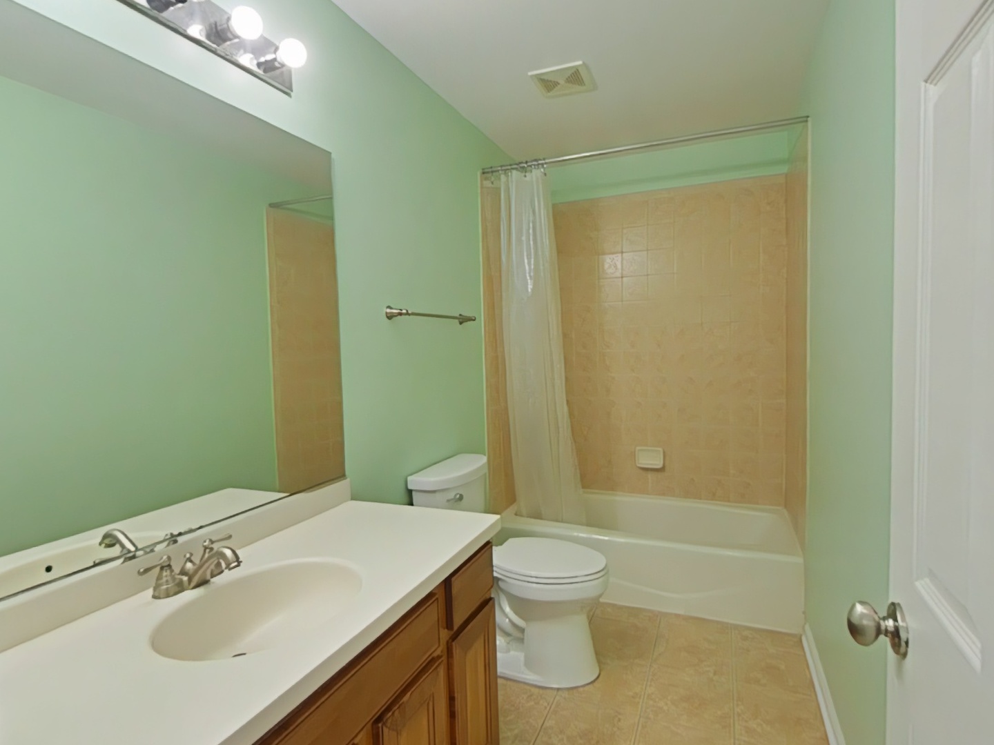 848 Station Boulevard Aurora IL 60504