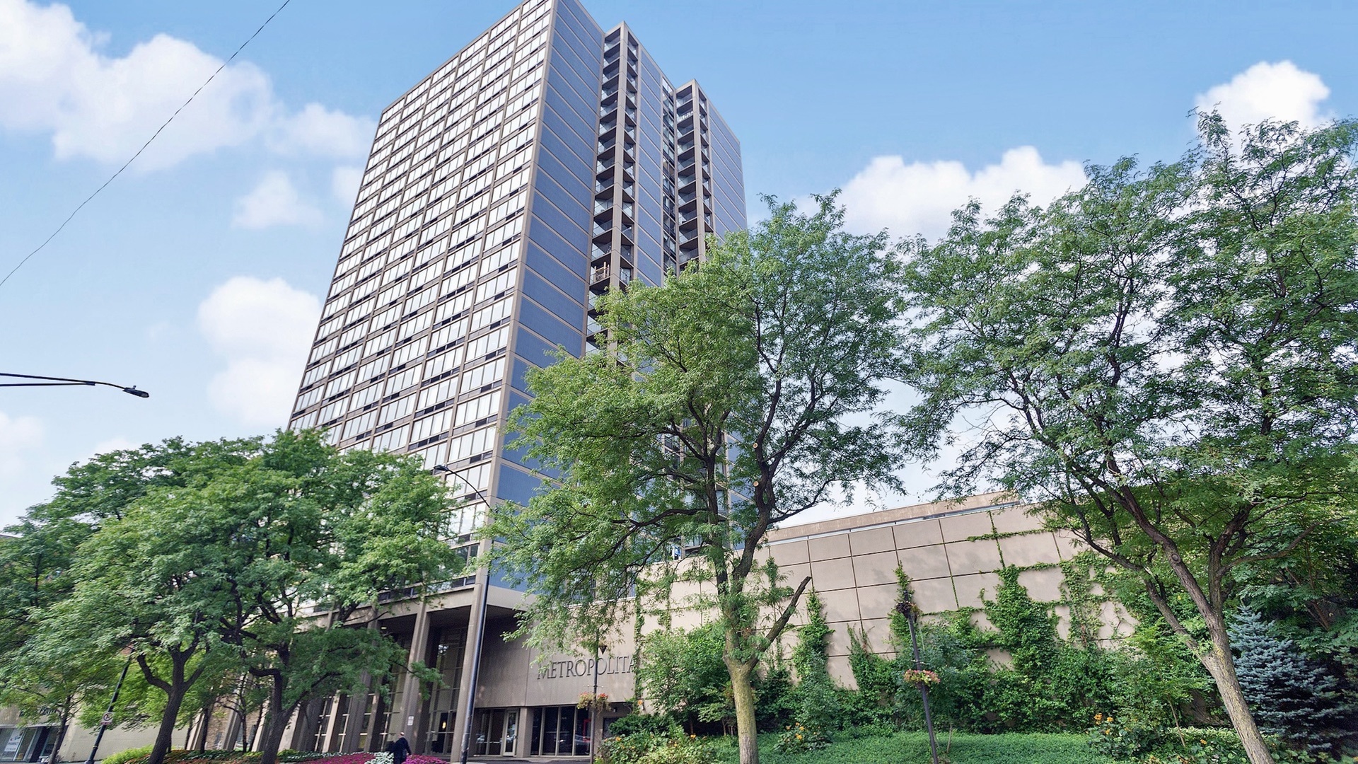 5320 North Sheridan Road Chicago IL 60640