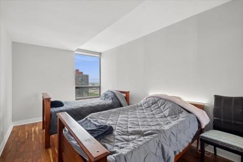 5320 North Sheridan Road Chicago IL 60640