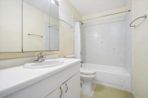 5320 North Sheridan Road Chicago IL 60640
